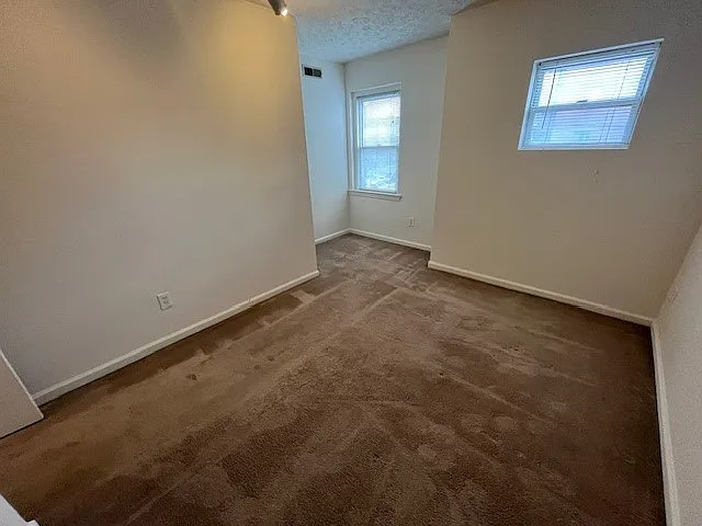 600 S Negley Ave — Photo 29