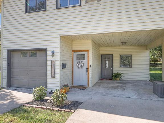3rd image of 13112 Parker Ave