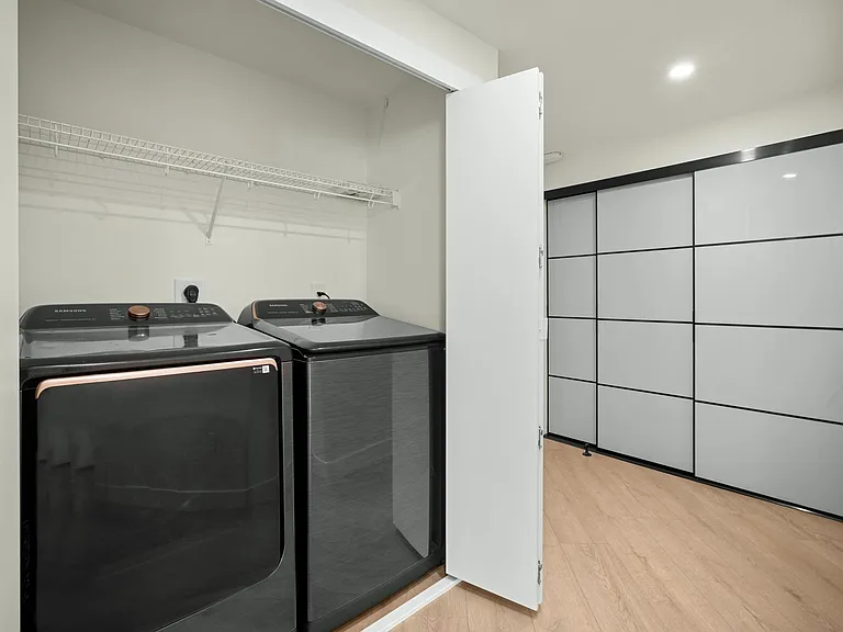 54 Rainey St #1201 — Photo 21