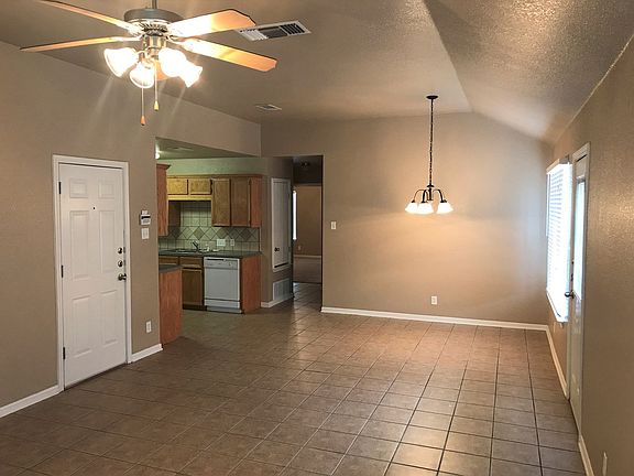 5th image of 4900 Heather Ln APT B