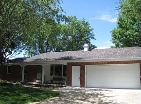 2nd image of 627 Idlewild St