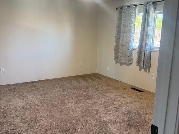 3rd image of 1302A Kirman Ave #1302A