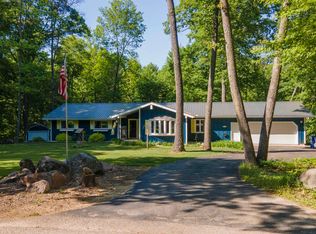 E2338 Lamplighter Ln, Waupaca, WI 54981