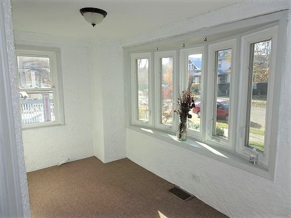 2nd image of 734 S Cuyler Ave