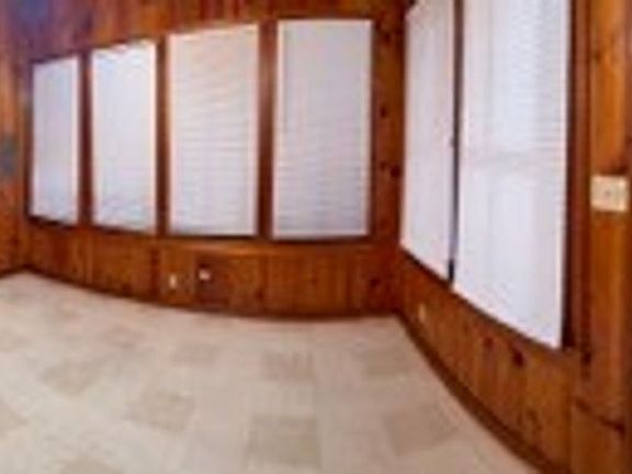 3rd image of 704 E Thomas St #B
