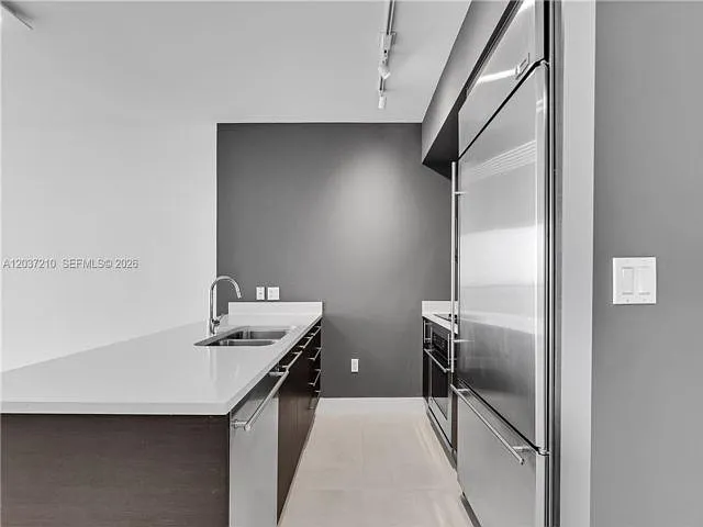 500 Brickell Ave #2700 — Photo 12