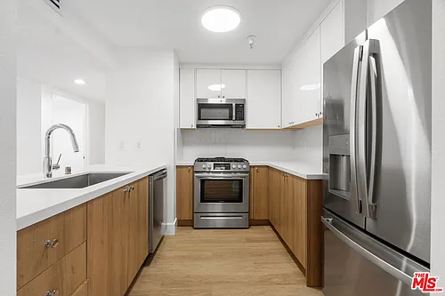 16100 W Sunset Blvd #201 Photo 1