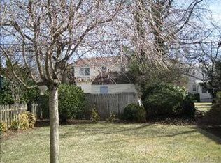 29 Iris Ave, Merrick, NY 11566