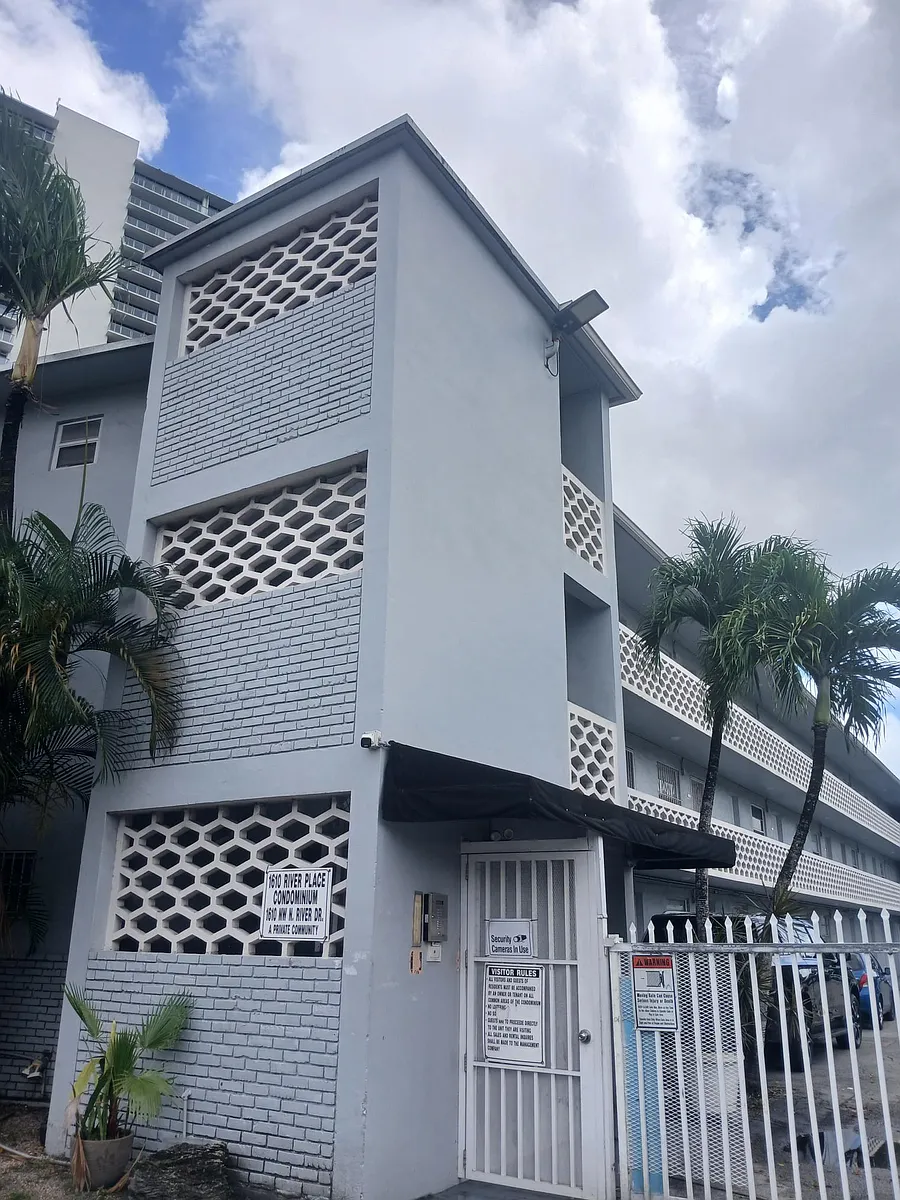 Building Photo - 1610 NW North River Dr #201
