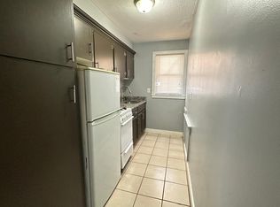 49 Marden St APT 3, Cranston, RI 02910