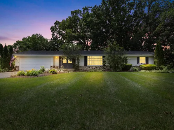 17755 Senlac LANE, Brookfield, WI 53045