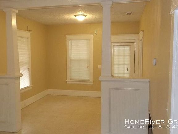 3rd image of 2952 Hunt St