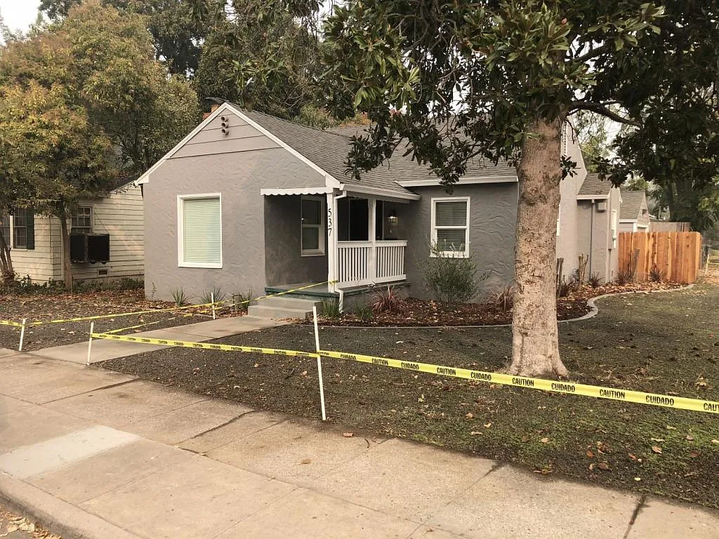 537 University Ave photo 1