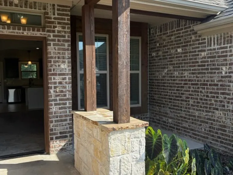 635 Meadows Cir — Photo 4