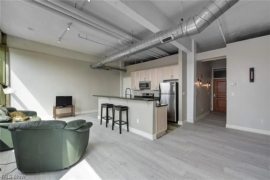1 bed, 2.0 bath, 920 sqft, $1,350 — Photo 4