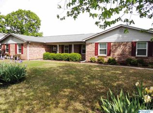 2202 Essex Dr SW, Decatur, AL 35603