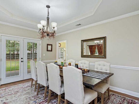 4th image of 40 Southwind Ct