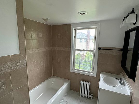 4th image of 146-44 Farmers Blvd #1