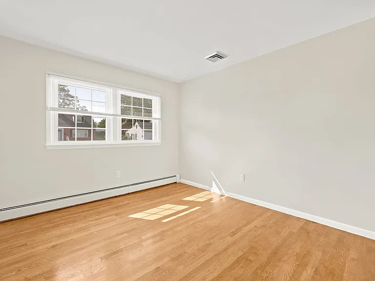 60 Oakland Ave — Photo 30