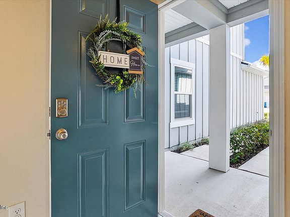 3rd image of 127 POMONA Way