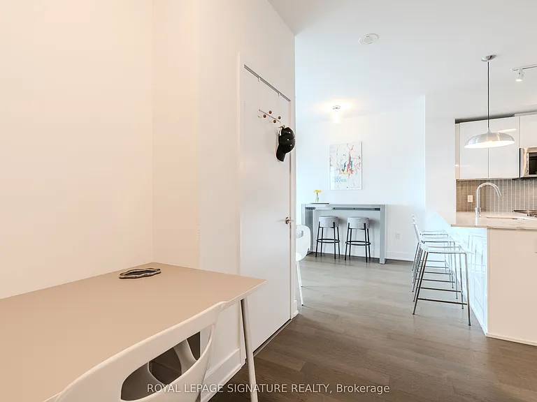 20 Shore Breeze Dr #515 — Photo 12