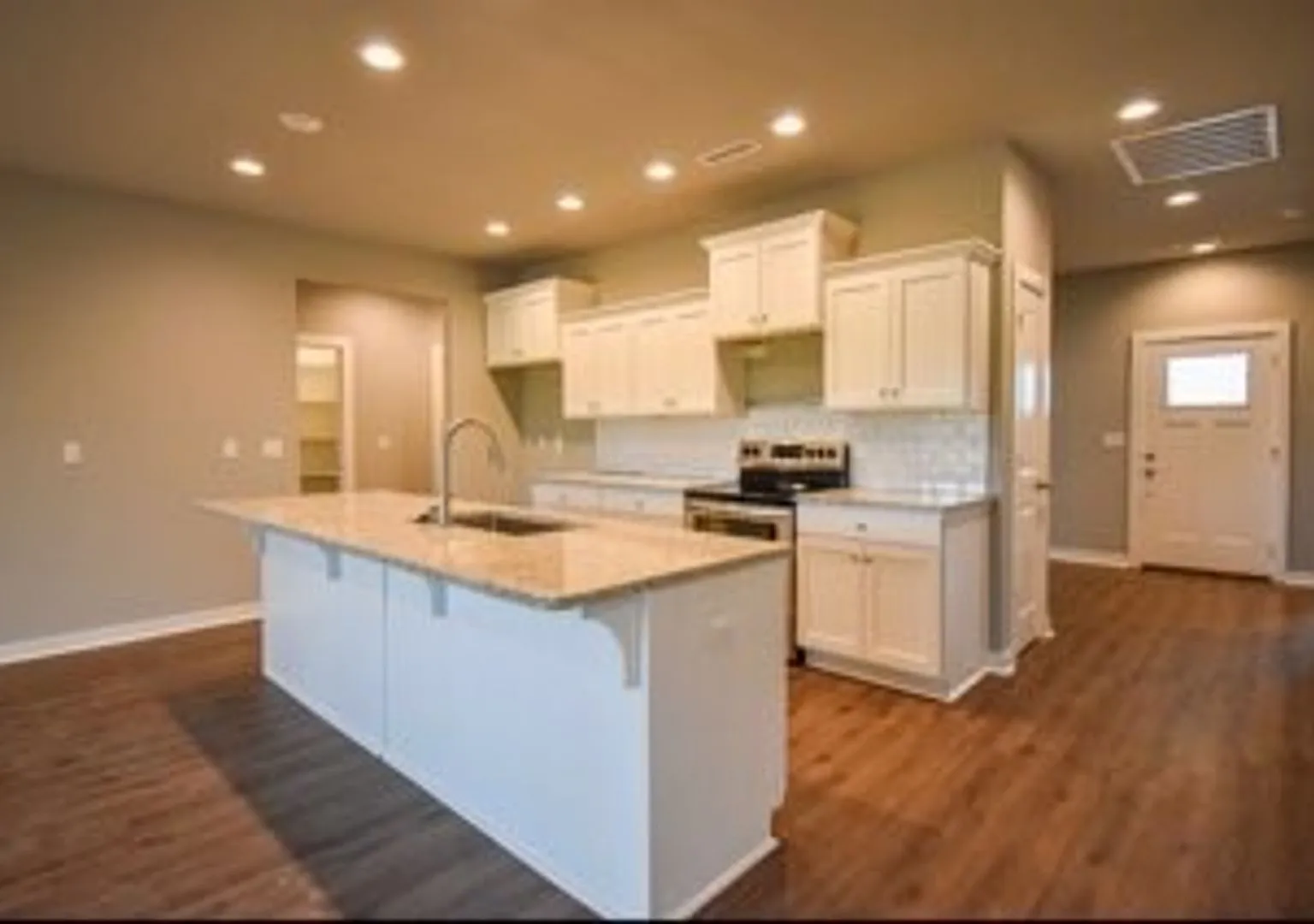 4 Bedroom, 2 Bathroom Home In Farmington, AR 6 Month Lease — Photo 2