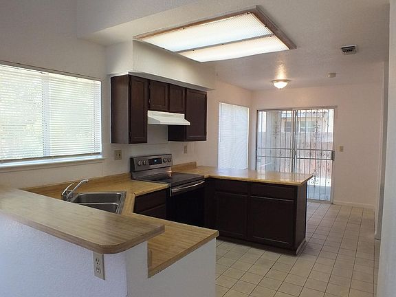 4th image of 2757 Woodmont Drive