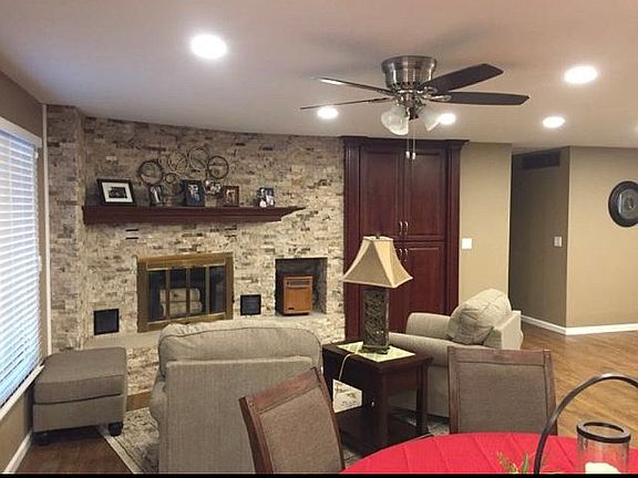 2nd image of 3706 Summer Ln