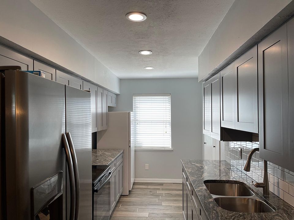 Updated Kitchen with deep freezer