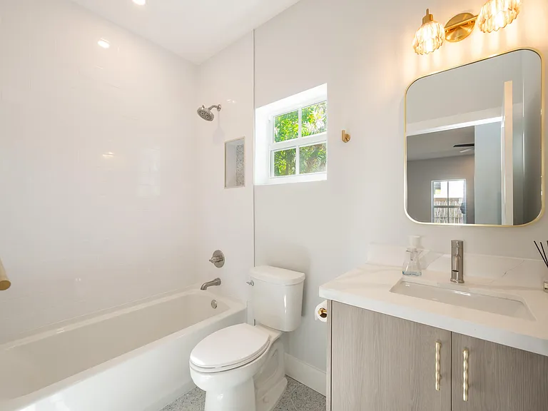 1315 William St — Photo 15