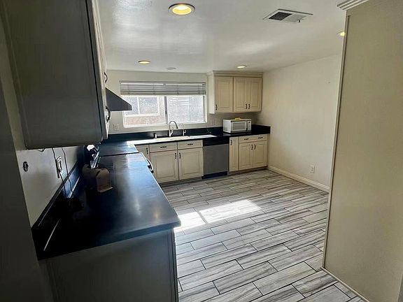 3rd image of 213-620 W Huntington Dr #213