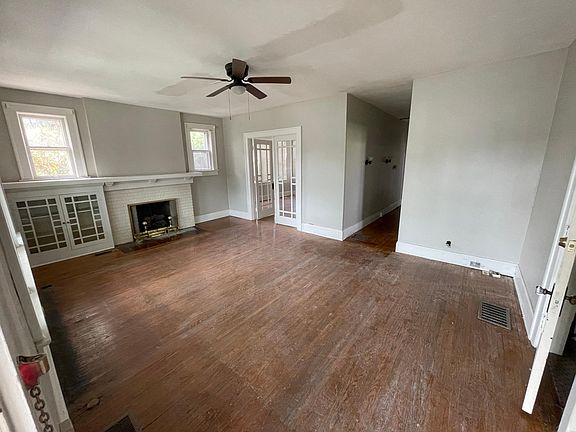 3rd image of 420 Daviess St