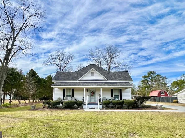 81 Wilson St, Hazlehurst, GA 31539