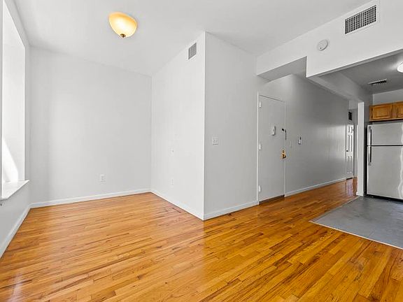 2nd image of 69 W 126th St #2