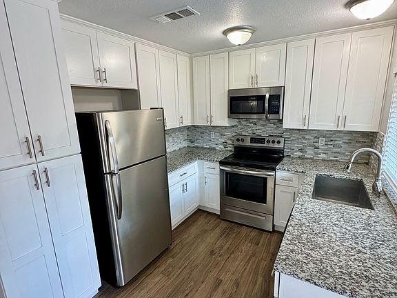 4th image of 3003 Lemmontree Ln
