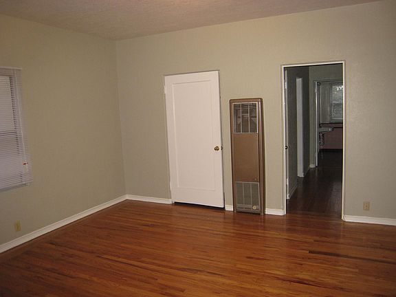 5th image of 684 Dutton Ave #684