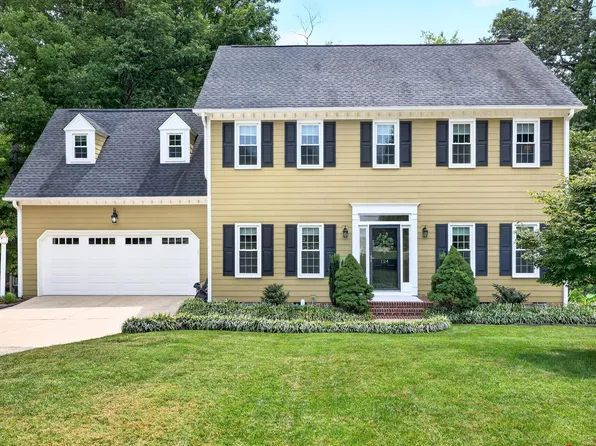 124 Merry Hill Dr, Cary, NC 27518