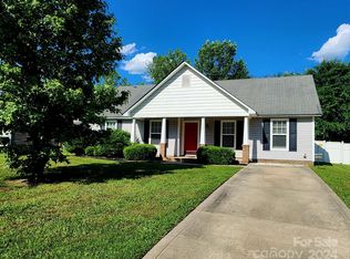 1525 Long Paw Ln, Charlotte, NC 28214