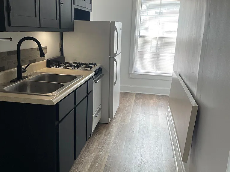 325 W Jackson St #2-S — Photo 3