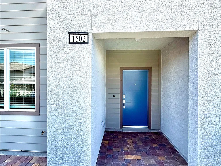1502 Eva Crossing Pl — Photo 2