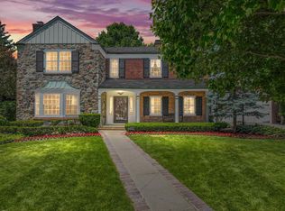 280 Vendome Ct, Grosse Pointe Farms, MI 48236