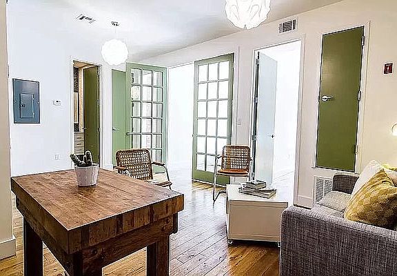5th image of 426 Melrose St #4R
