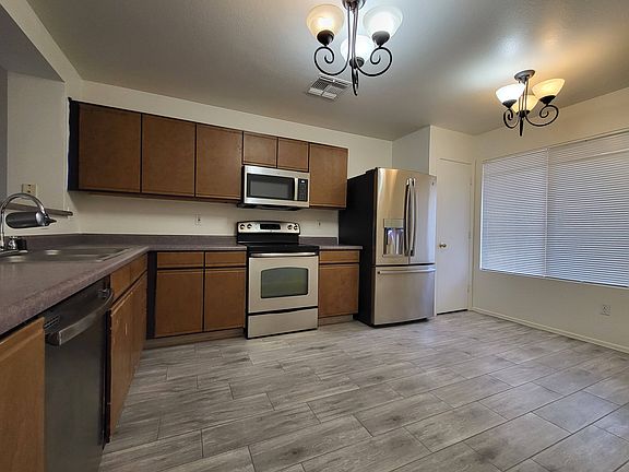 4th image of 16416 N Naegel Dr