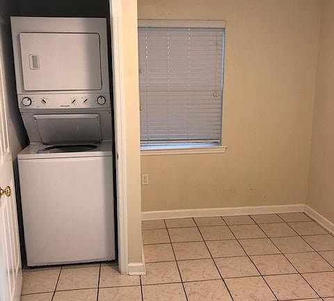5th image of 905 N Gadsden St