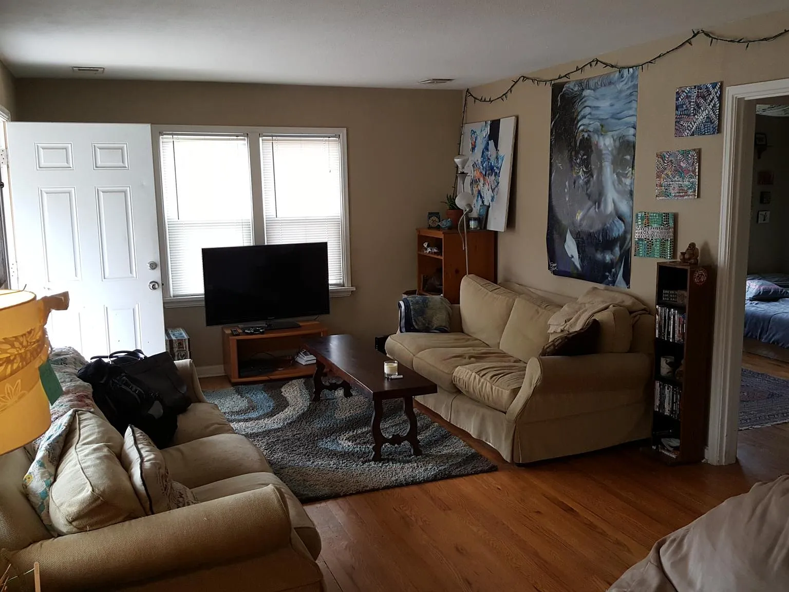 3 bed, 1100 sqft, $830 — Photo 2