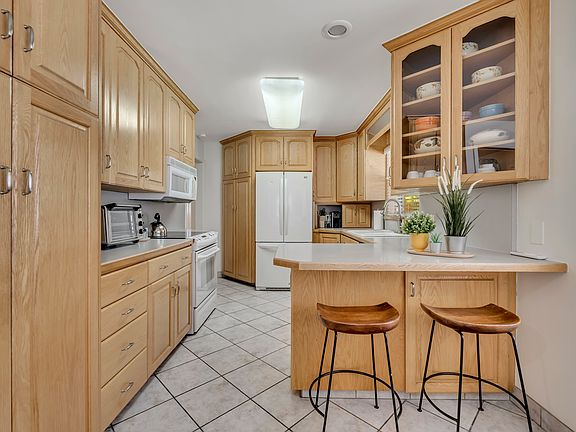 4th image of 3995 S Oliver Dr