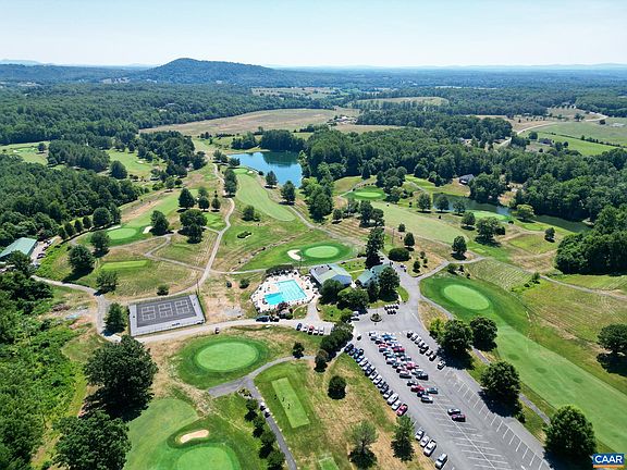 5th image of 182 Country Club Dr