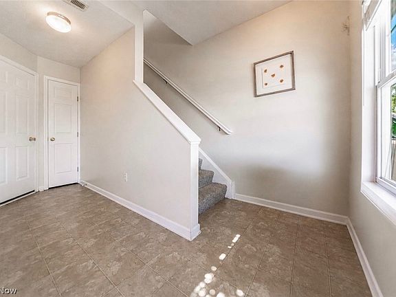 5th image of 281 W Marina Pkwy