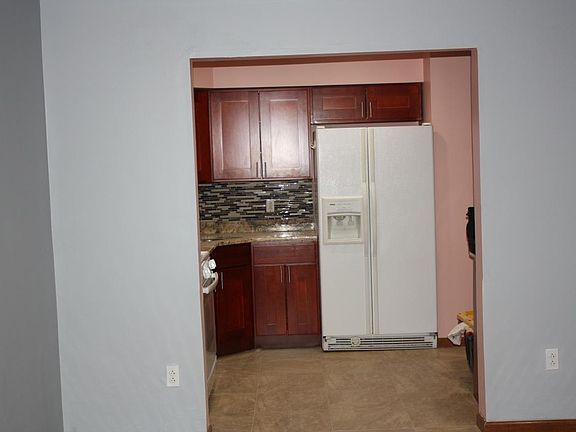 4th image of 1126 Oakcroft Ln