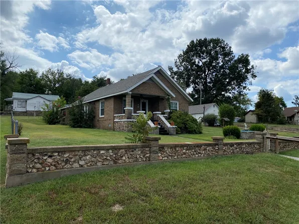 202 W Hill St, Alpena, AR 72611